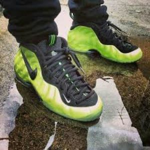 **SOLD**Foamposite Pro Electric Green Lime Size 11